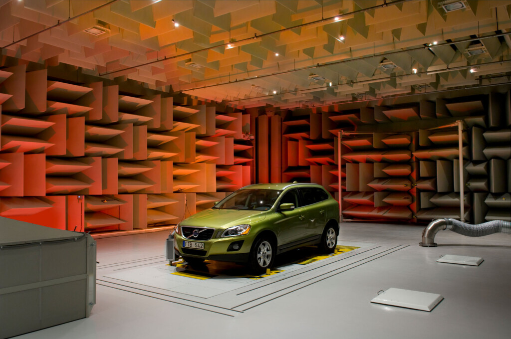 chambres semi-anéchoïques pour véhicules